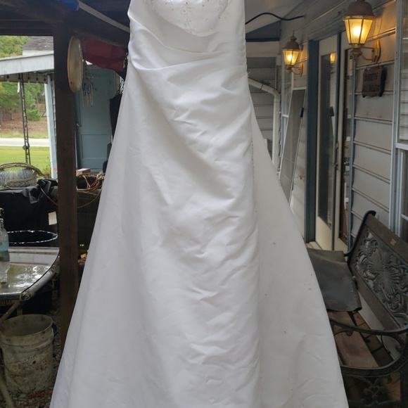Wedding dress - Picture 3 of 4